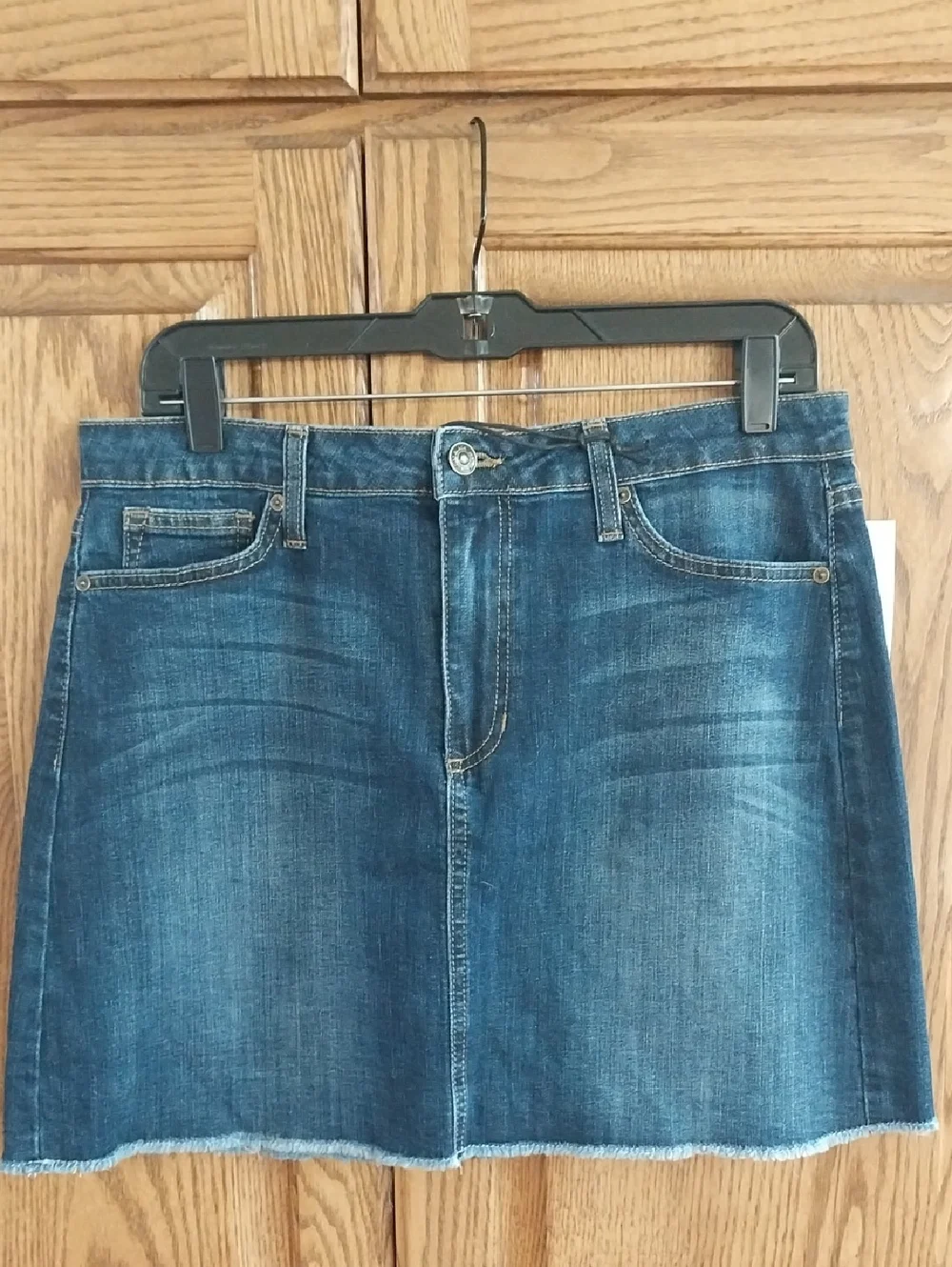 Just Black Stitch Fix NWT Tatiana Denim Skirt Size Large Indigo Blue Frayed Hem